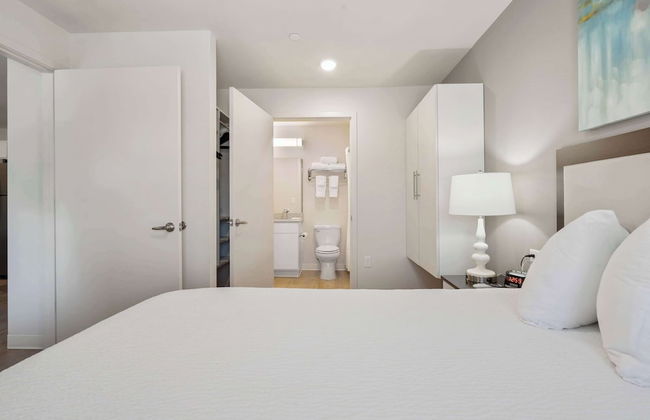 WaterWalk Extended Stay by Wyndham Kansas City - Overland Pk - Photo 16