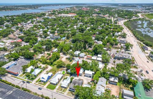 Old Mission Manor - Chic 2br 1ba Apartment - Sleeps 6 - Pool Table - 15 Min Walk to Downtown - Foto 23