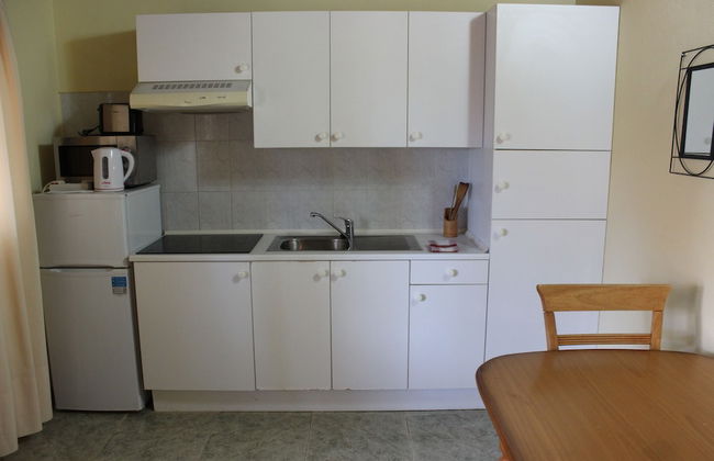 Comfortable 1-bed Bungalow in Parque Holandés - Photo 8