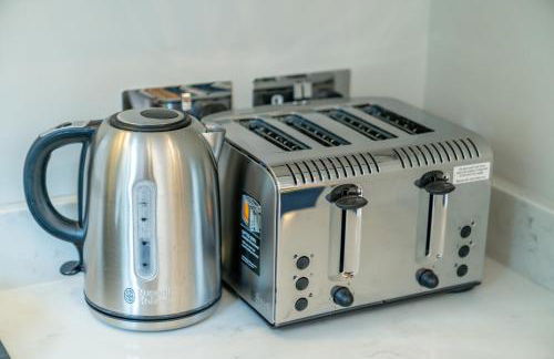 Edgeware Home 4 Bedroom House-Free Parking - Foto 23