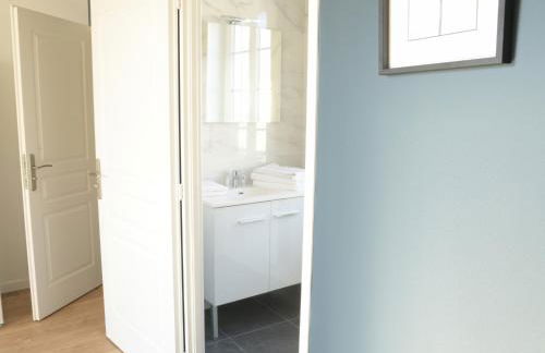 T2 de 55m2 avec toit terrasse, hyper centre, wifi, draps, savons et serviettes fournis - Foto 8