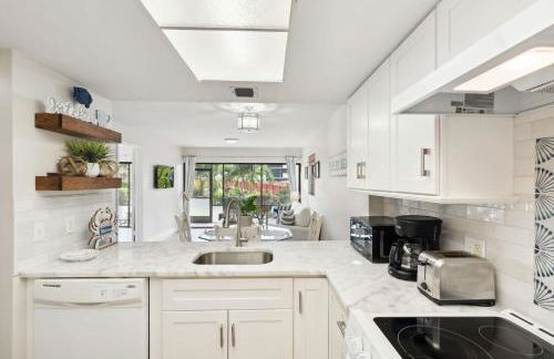 End Unit - Renovated Resort Views and Close to the Lobby - Foto 18