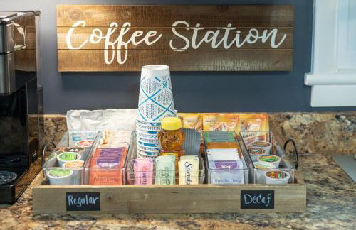 Walnut Street Retreat with Hot Tub, 3 Bedrooms - Foto 13