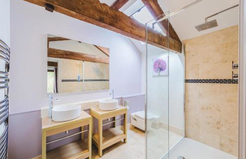 Spacious Cotswolds Barn - 4 Bedrooms, Perfect for Families - Foto 10