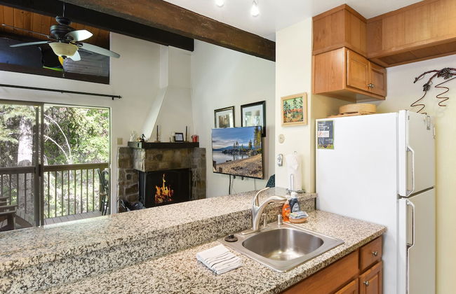 Enjoy Forest Views Retreat at Kingswood Village! - Photo 5