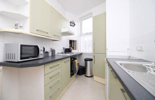 2 Bedroom City Apartment - 20mins Walk to Cabot Circus, With Free Wi-Fi & Off-Peak Parking Included - Foto 13