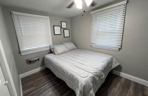 Modern 3BR Home near Raleigh and RTP, EV Charger and Arcade - Foto 9