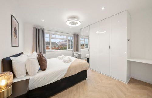 4 Bed House in Maidenhead, by ARP Homes, Driveway & Big Private Patio, Perfect Location for Business and Family Stays - Foto 20