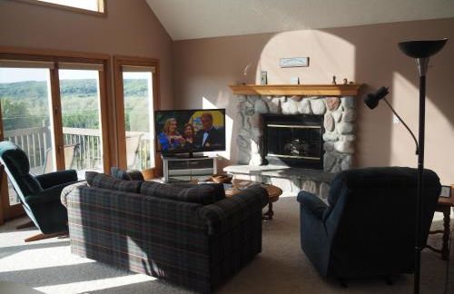 The Hilltop Retreat - Peaceful with Great Views! - Foto 15