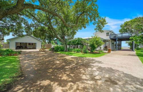 Tranquil Home with Private, Texas-Shaped Pool - Foto 31