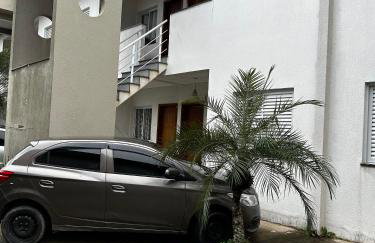 Apartamento em Condomínio Beverly Hills Praia de Vista Linda - Bertioga com Estacionamento e Piscina - Foto 19