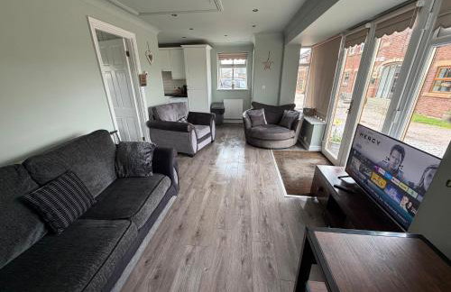 The Bungalow - Photo 22