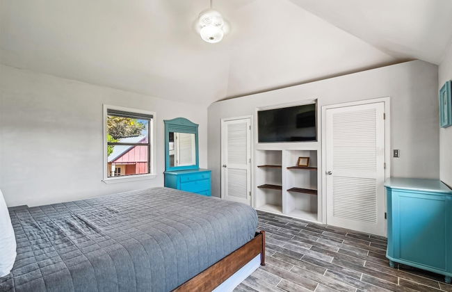 2340 Grand Oaks Ln 2 Bedroom Home by RedAwning - Photo 5