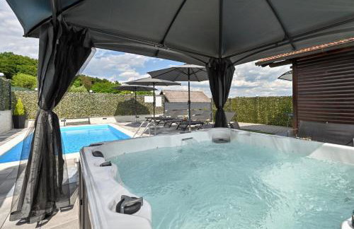 Holiday House Dora - Nice home with nice forest view and Outdoor swimming pool, Whirlpool-Jacuzzi, Sauna, 2 bedrooms and WiFi - Foto 14