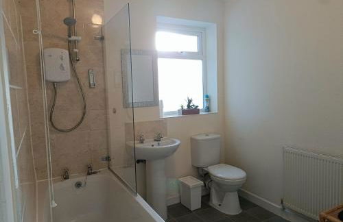 Bright, Comfortable Home, Convenient for City Centre - Foto 5