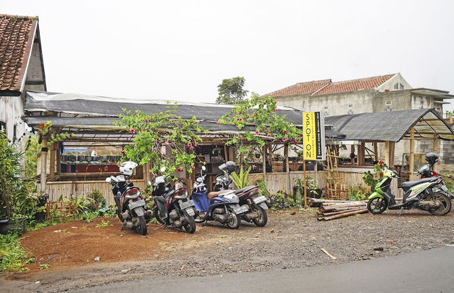 Hotel O Eco Tourism Desa Cipada Bukit Senyum Homestay Syariah - Photo 32