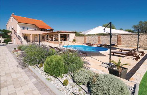 Five-Bedroom Holiday Home In Gorica - Foto 1