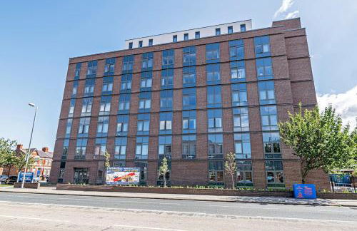 #94 Lux Crosby Gardens Apartment - 10 mins to Crosby Beach - Sleeps 4 - " Perfect for Business travelers and Small Families - Free Parking" - Foto 25