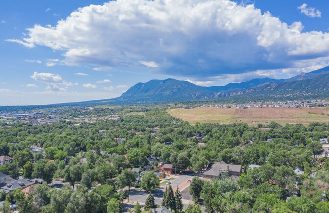 Romantic Getaway King Bed 1min to Restaurants! - Foto 42