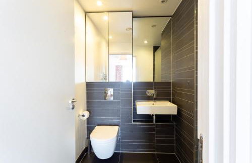 2 Bed 2 Bath Penthouse With Amazing Views with Free Parking - Foto 25