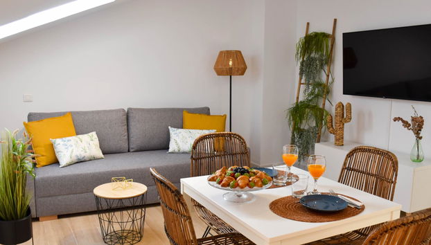 Holidays2Malaga Trinidad renovated 1 bedroom penthouse close to city center - Foto 2