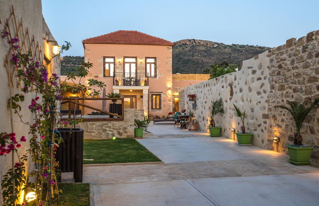 Villa Theta with private pool by Amara Living - Foto 39