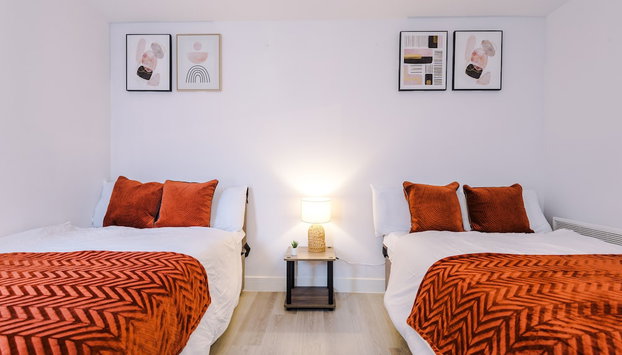 1BR & 2BR Apt -for CONTRACTORS- free PARKING close to EVERTON & ANFIELD stadium, Liverpool City Centre managed by Chique Properties Ltd - Foto 2, Imagem principal