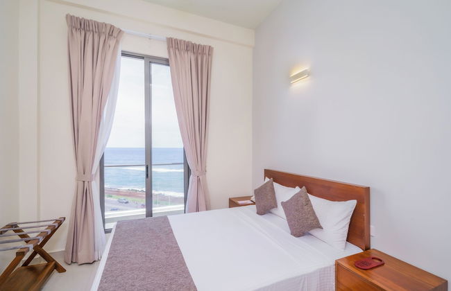 Marine Suites - Photo 25