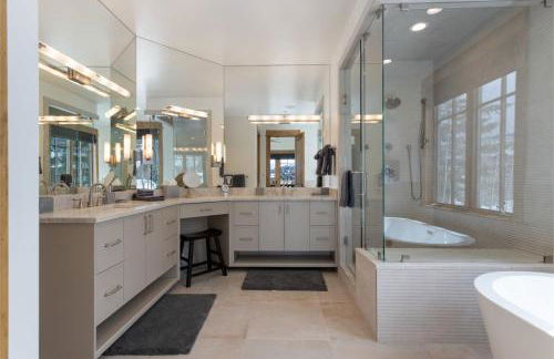 Private Hot Tub, Theater Room, Valet Parking and Ski & Boot Storage at Ritz Carlton - Foto 41