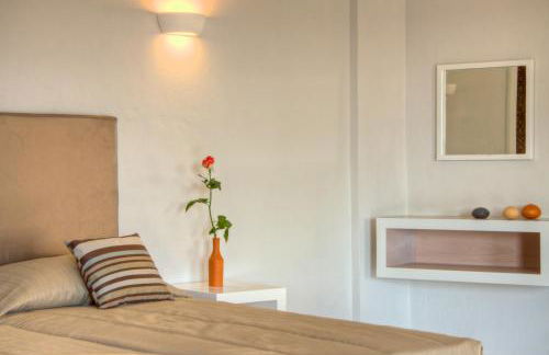 Antigoni Villa, Spacious Nature Retreat with Pool, By ThinkVilla - Foto 24