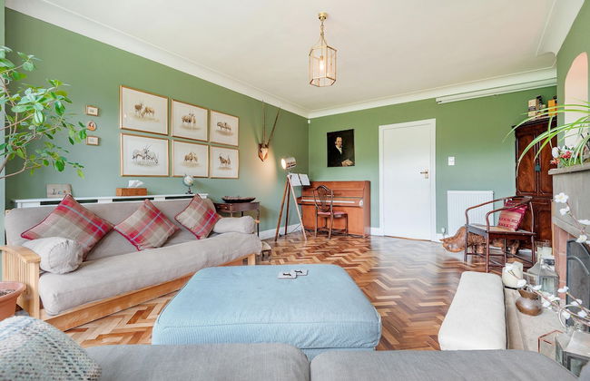 Majestic Home With Beautiful Garden in North West London by Underthedoormat - Foto 14