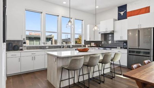 Rooftop Living in Central Austin Near UT Dining Music Concordia Retreat by AvantStay - Foto 3, Other