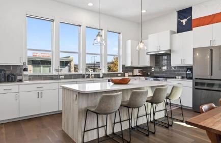 Rooftop Living in Central Austin Near UT Dining Music Concordia Retreat by AvantStay - Foto 3