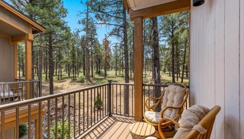 Elegant New Construction Bungalow with Scenic Forest Views - Foto 4