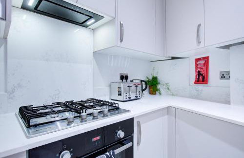 Hybrid Resi - Uxbridge, On-site car or van parking, near London Heathrow Airport - Photo 46