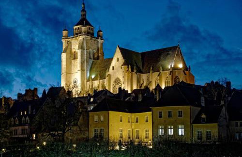 Le salon des voyageurs - Au Cœur de DOLE - Parking GRATUIT à proximité - Foto 25