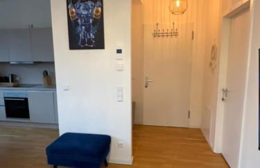 Check Point Charlie Luxury Apartment with Balcony - Photo 4