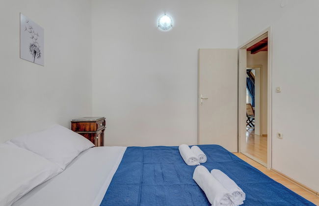 Spacious Apartment w Three Balconies and Parking - Foto 3