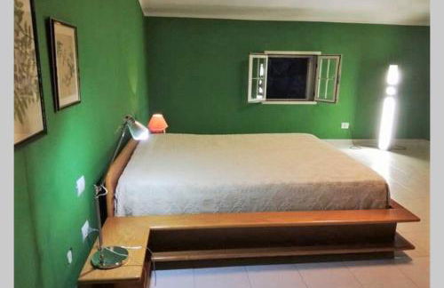 Big relax apartment with swimming pool and a peaceful garden in a private villa - Foto 7