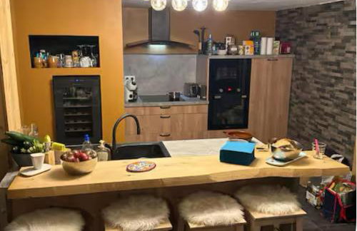 Maison Familiale Style Chalet - Centre village - Foto 6