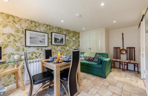 2 Bed in Weybourne oc-1789 - Photo 4