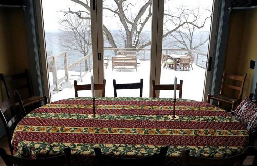 Charmingly Historic Cottage Rental Perfect for Large Groups in Aurora, New York - Foto 14