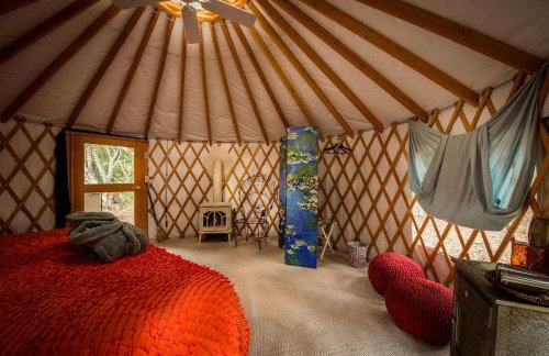 Elegant Yurt Tucked Beneath Oak Trees on Southern California Ranch - Foto 25