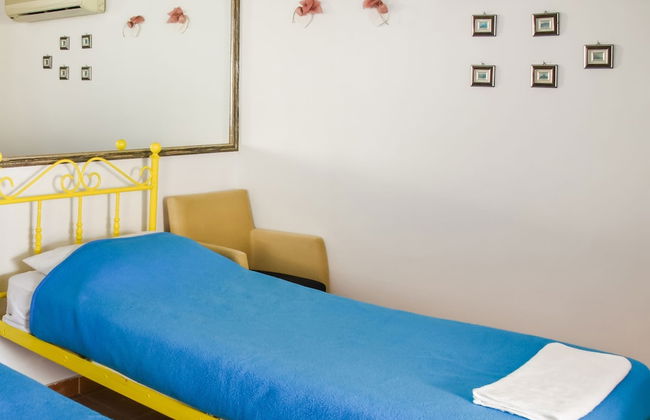 Scenic Holiday Home in Syros With Balcony - Photo 4