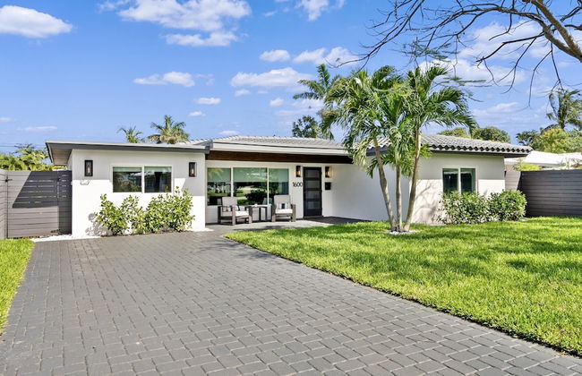 Stunning Poolside Luxury Retreat - Foto 32