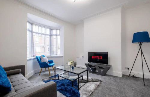 Recently renovated stylish home parking - Pass the Keys - Photo 4