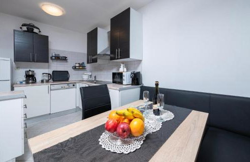 Pet Friendly Apartment In Krsan - Photo 5