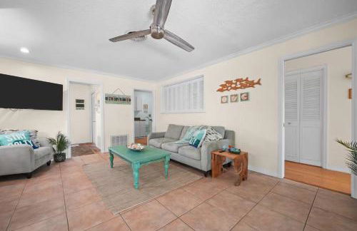 Golf Cart-Jacuzzi-Surfing Abode on Hutchinson Island - Foto 35