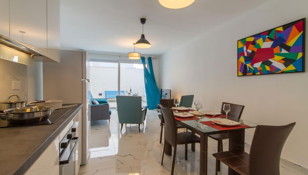 Sunny Penthouse Modern 2 bdr - Sliema - Foto 2, Habitación