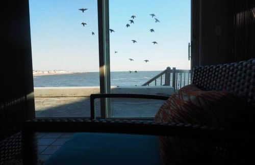 Casa al Mare Beachfront Retreat King Bed Near Yale - Foto 26